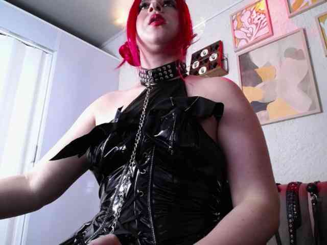 Naty-slavedoll webcam