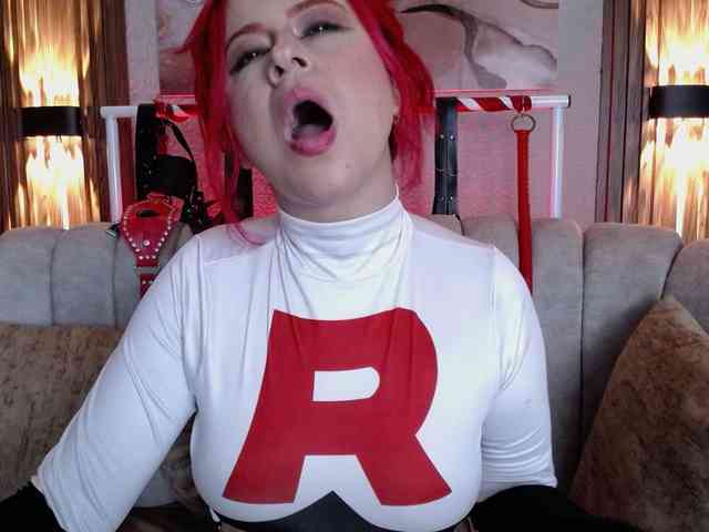 Naty-slavedoll webcam