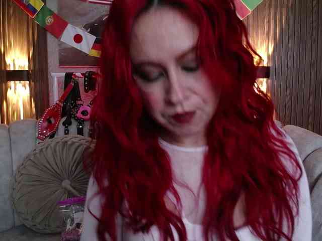 Naty-slavedoll webcam