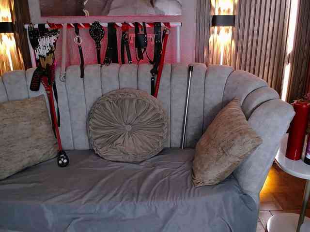 Naty-slavedoll webcam