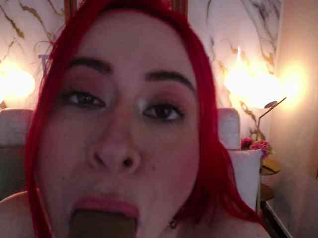 Naty-slavedoll webcam