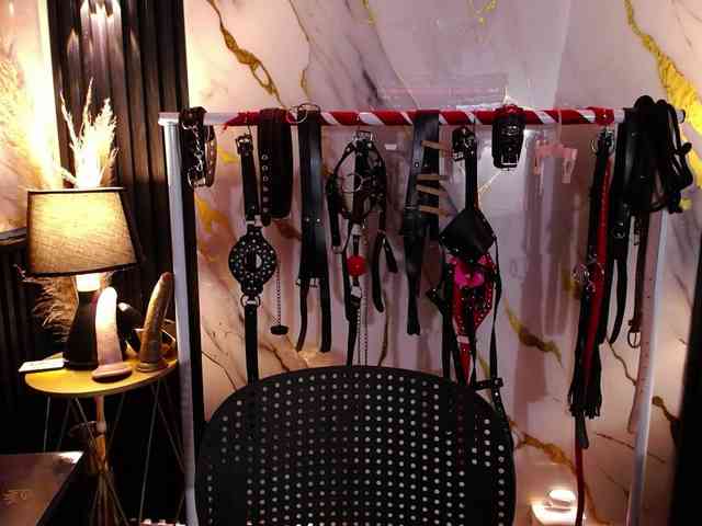 Naty-slavedoll webcam