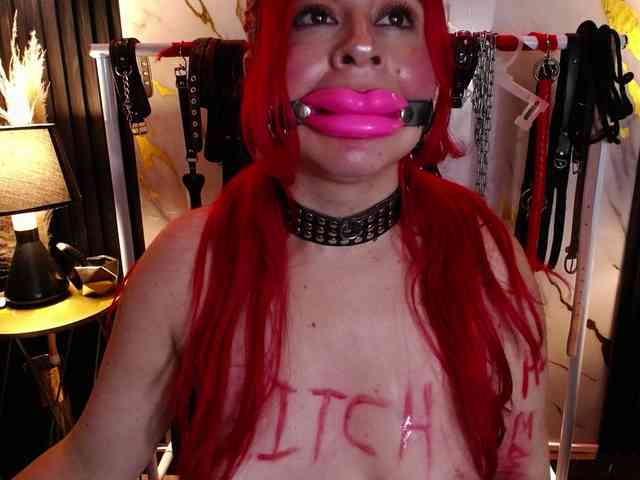Naty-slavedoll webcam