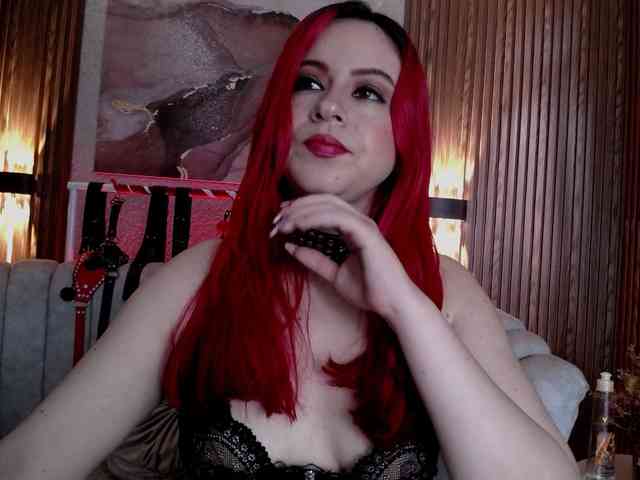 Naty-slavedoll webcam
