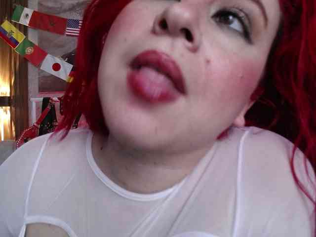 Naty-slavedoll webcam