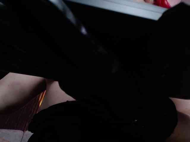 Naty-slavedoll webcam