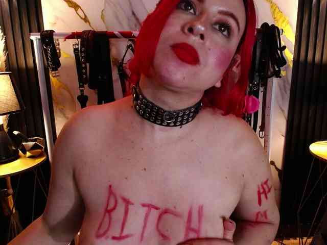 Naty-slavedoll webcam