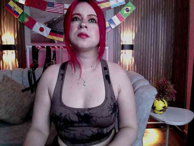 Naty-slavedoll webcam