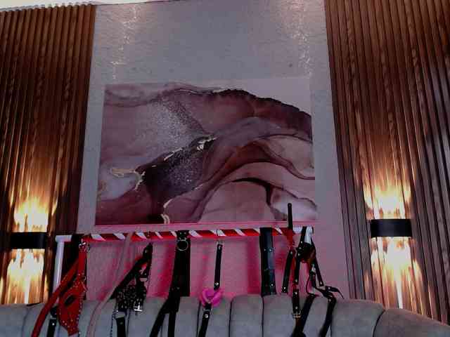 Naty-slavedoll webcam