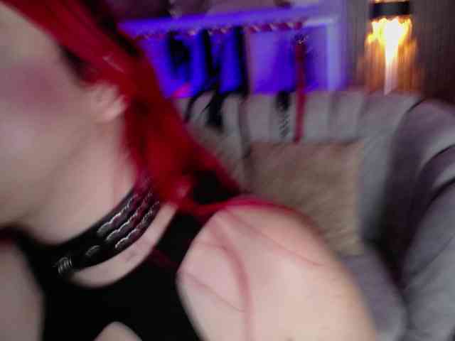 Naty-slavedoll webcam