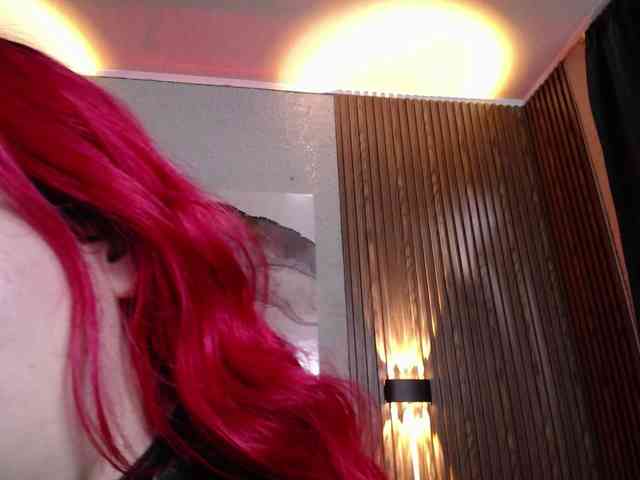 Naty-slavedoll webcam