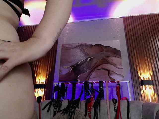Naty-slavedoll webcam