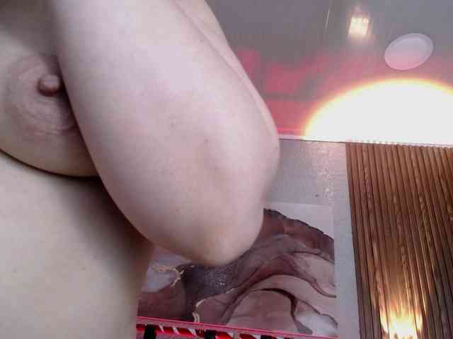 Naty-slavedoll webcam