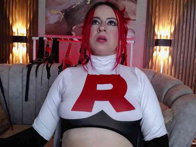 Naty-slavedoll webcam