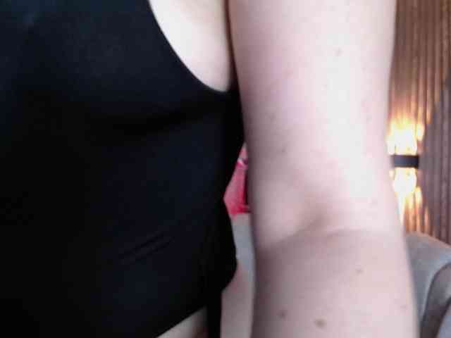 Naty-slavedoll webcam