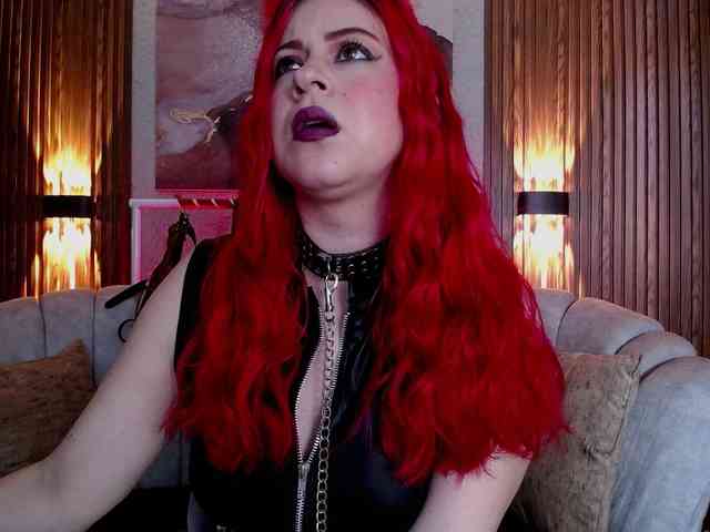 Naty-slavedoll webcam