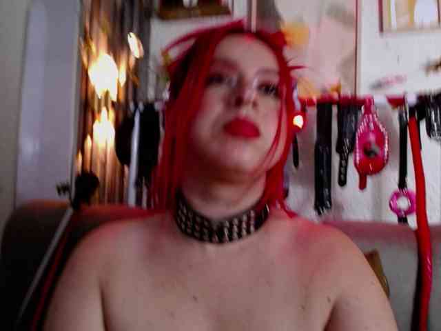 Naty-slavedoll webcam