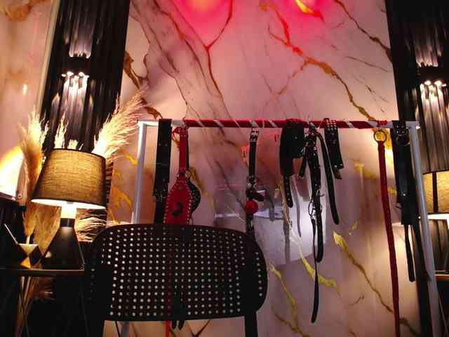 Naty-slavedoll webcam
