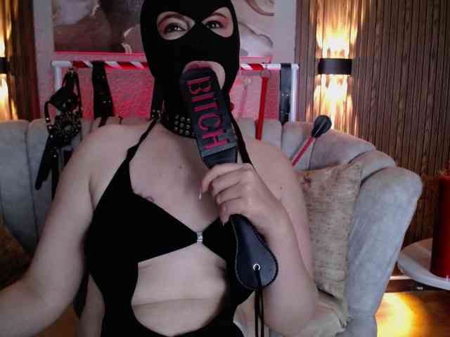 Naty-slavedoll webcam