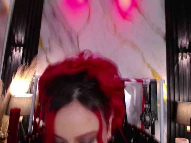 Naty-slavedoll webcam