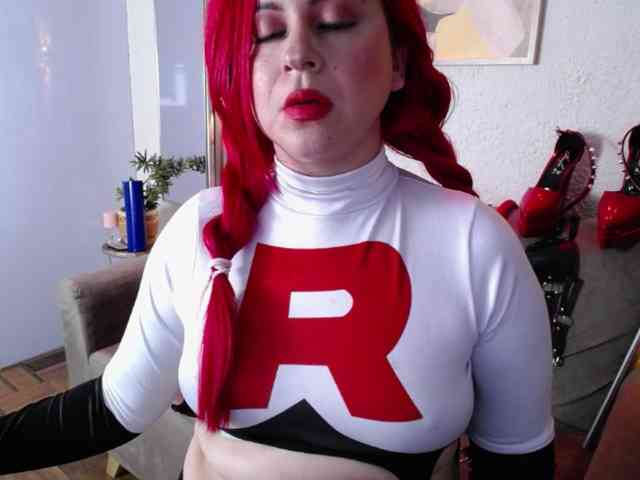 Naty-slavedoll webcam