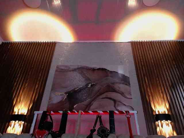 Naty-slavedoll webcam