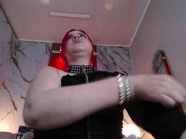 Naty-slavedoll webcam