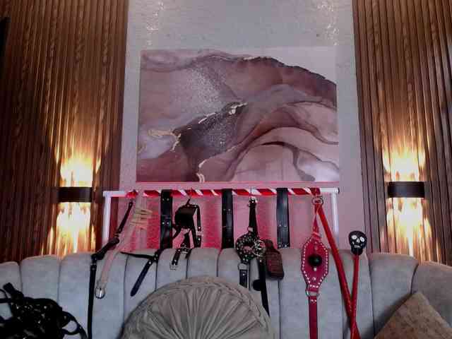 Naty-slavedoll webcam