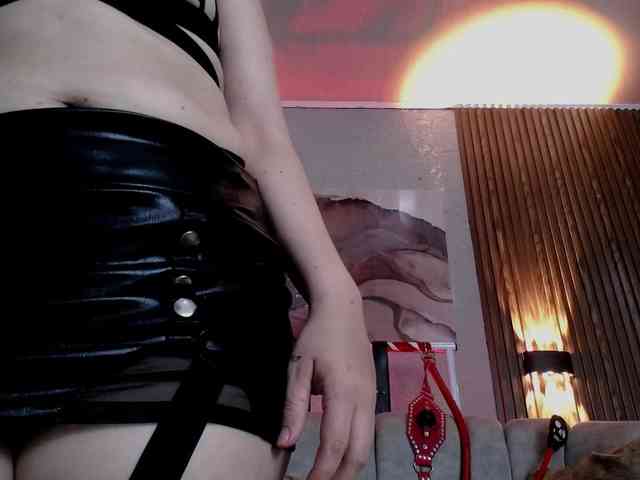 Naty-slavedoll webcam