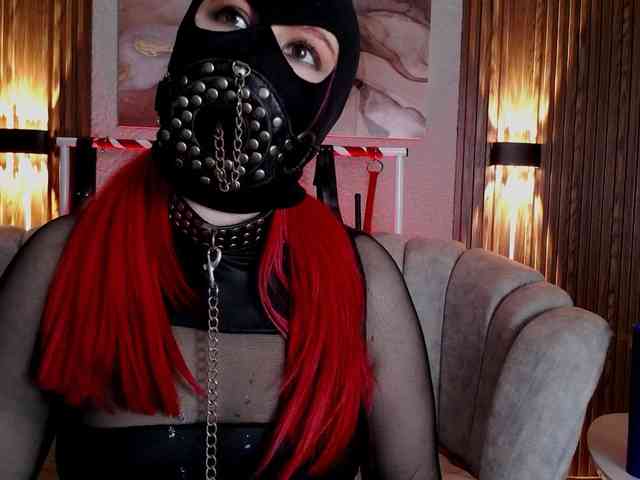 Naty-slavedoll webcam