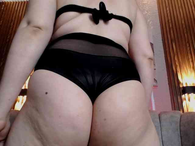 Naty-slavedoll webcam