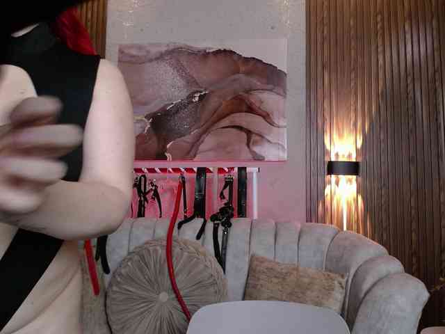 Naty-slavedoll webcam