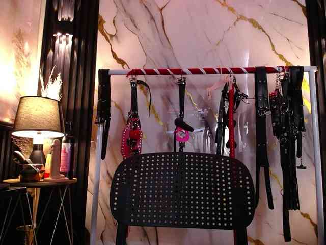 Naty-slavedoll webcam