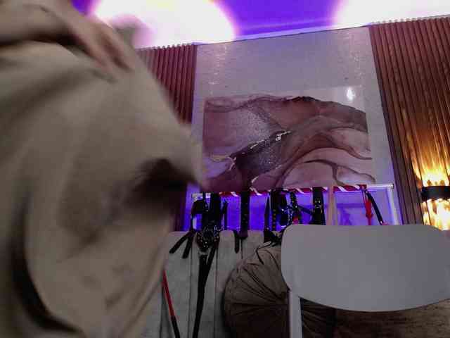 Naty-slavedoll webcam