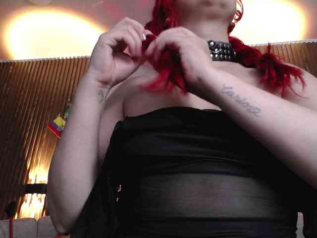 Naty-slavedoll webcam