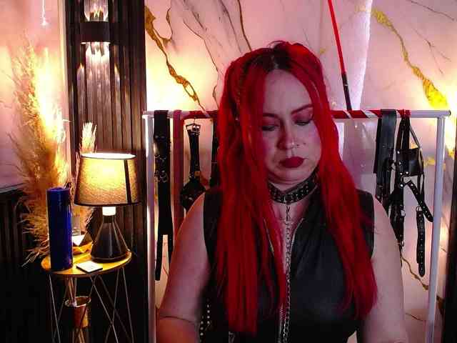 naty-slavedoll's live room