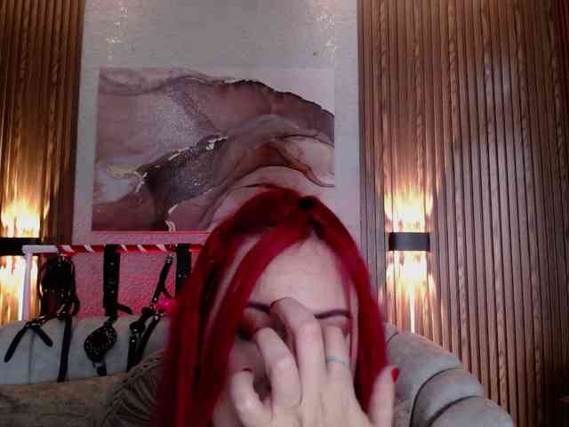 Naty-slavedoll webcam