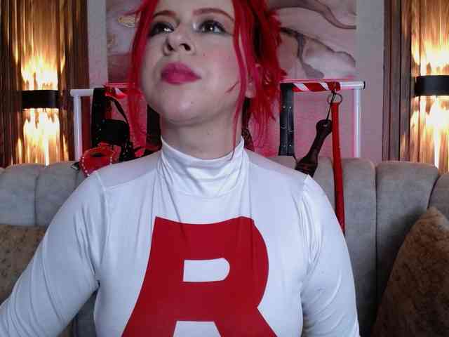 Naty-slavedoll webcam