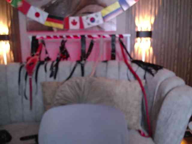 Naty-slavedoll webcam