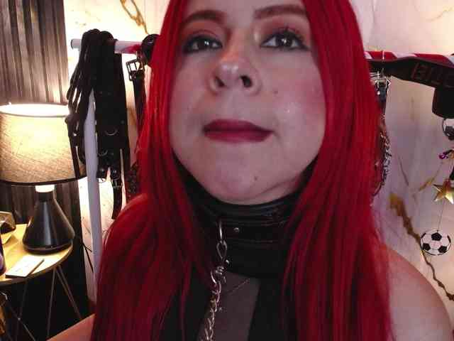 Naty-slavedoll webcam