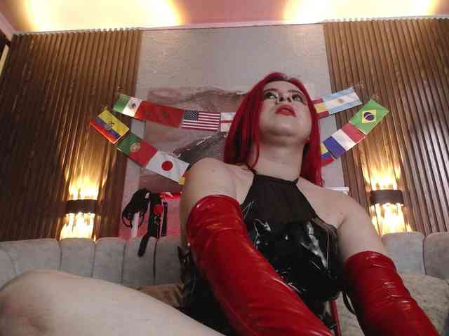 Naty-slavedoll webcam