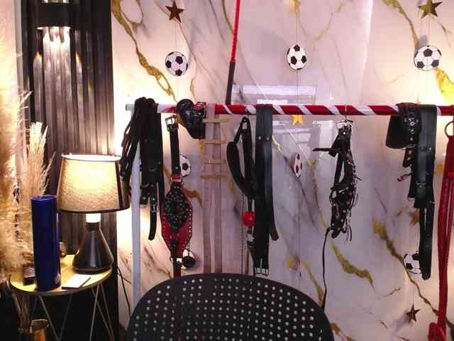 Naty-slavedoll webcam