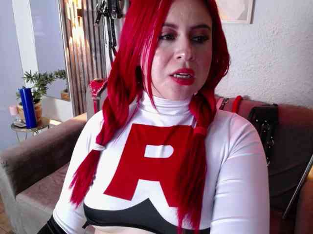 Naty-slavedoll webcam