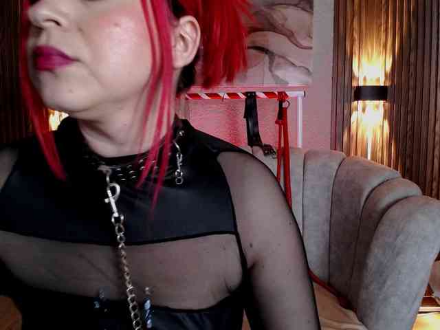 Naty-slavedoll webcam