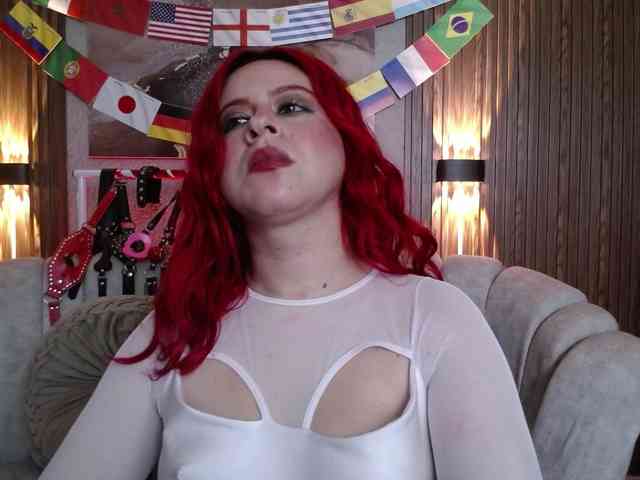 Naty-slavedoll webcam
