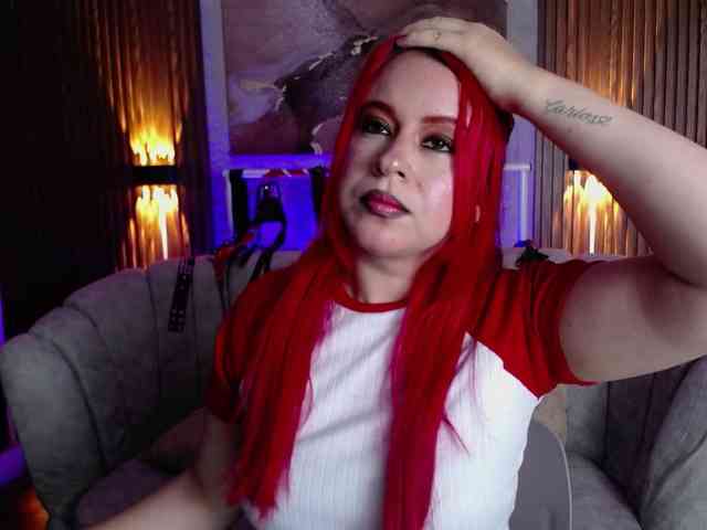 Naty-slavedoll webcam