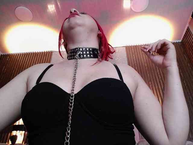 Naty-slavedoll webcam