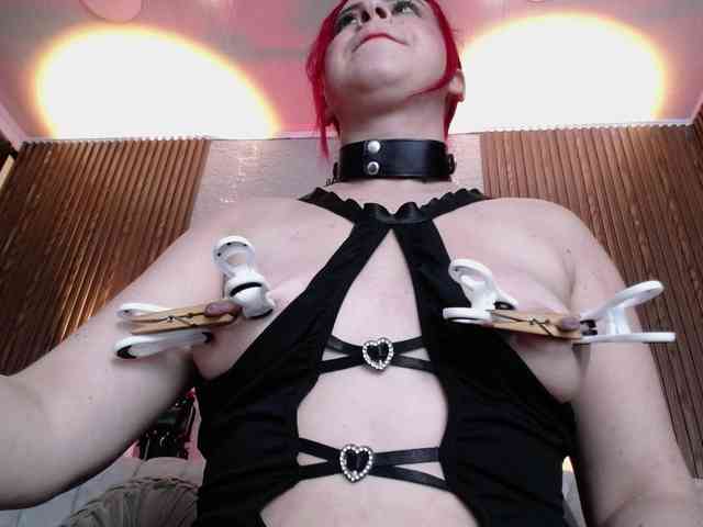 Naty-slavedoll webcam