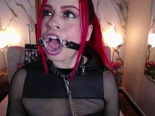 Naty-slavedoll webcam