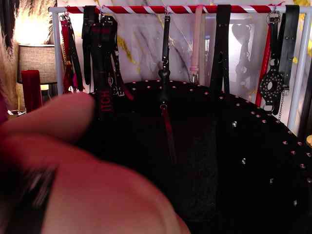 Naty-slavedoll webcam
